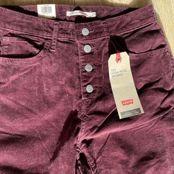 LEVI’S 721 CORDUROY HIGH RISE BUTTON FRONT SKINNY 
PANTS - Picture 4 of 6